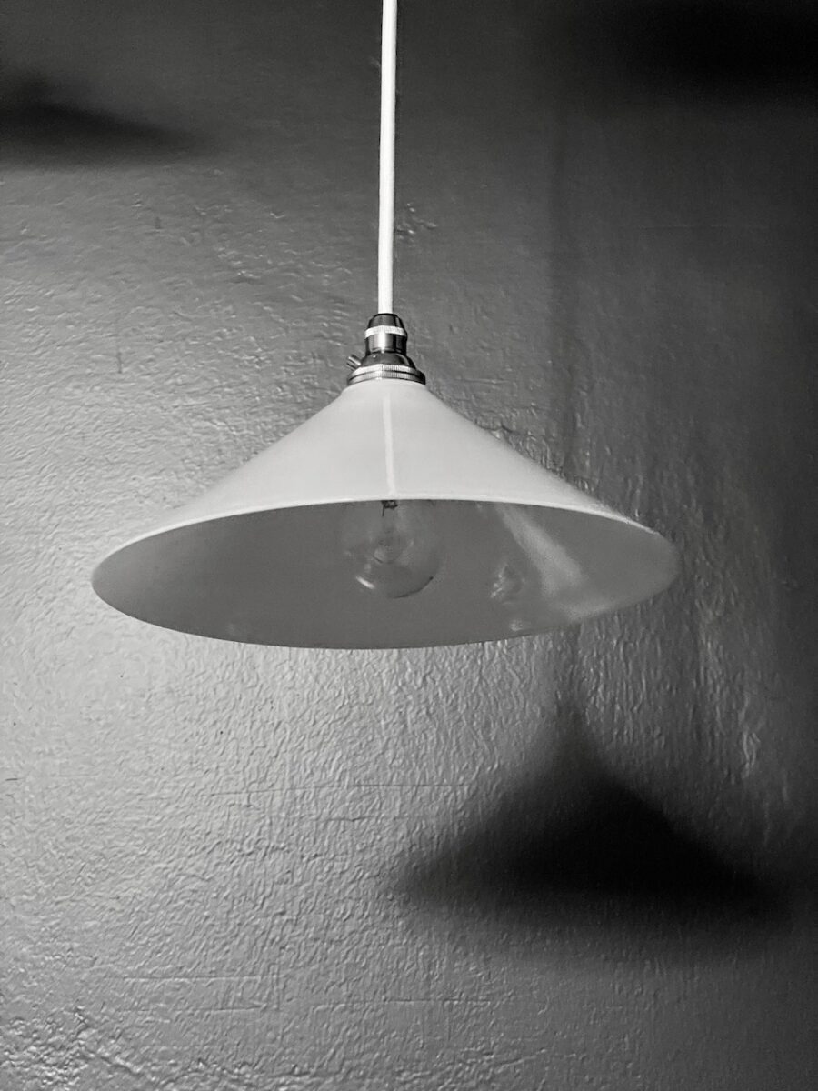 Suspensions opaline conique tronquées circa 1920