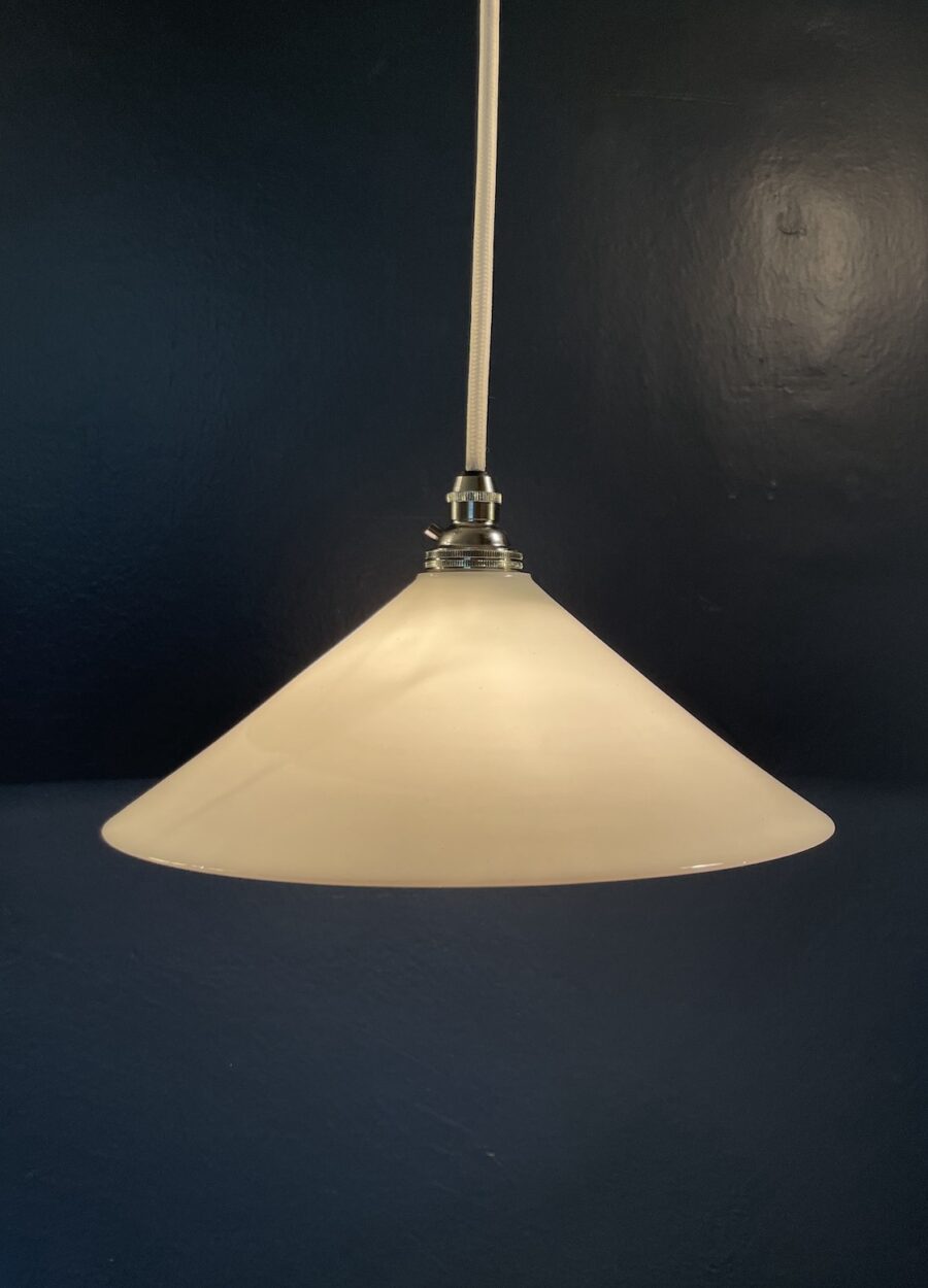 Opaline conique 1920 art deco