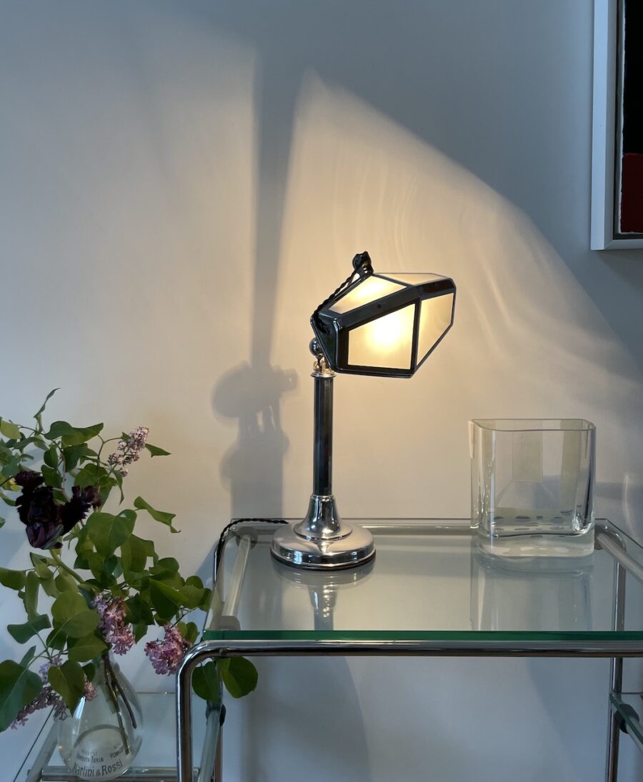 Art deco lamp by the French house Pirouett, large model with white opalines 1930's.