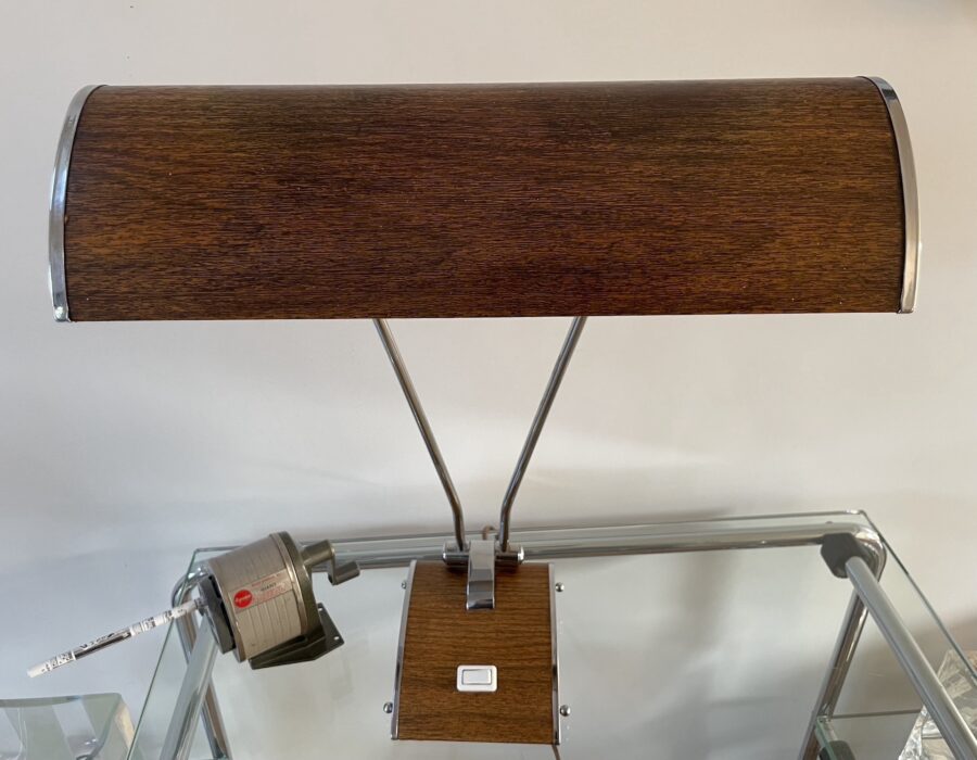 Lampe à poser fabrication française de JUMO, streamline, modèle chrome et bois