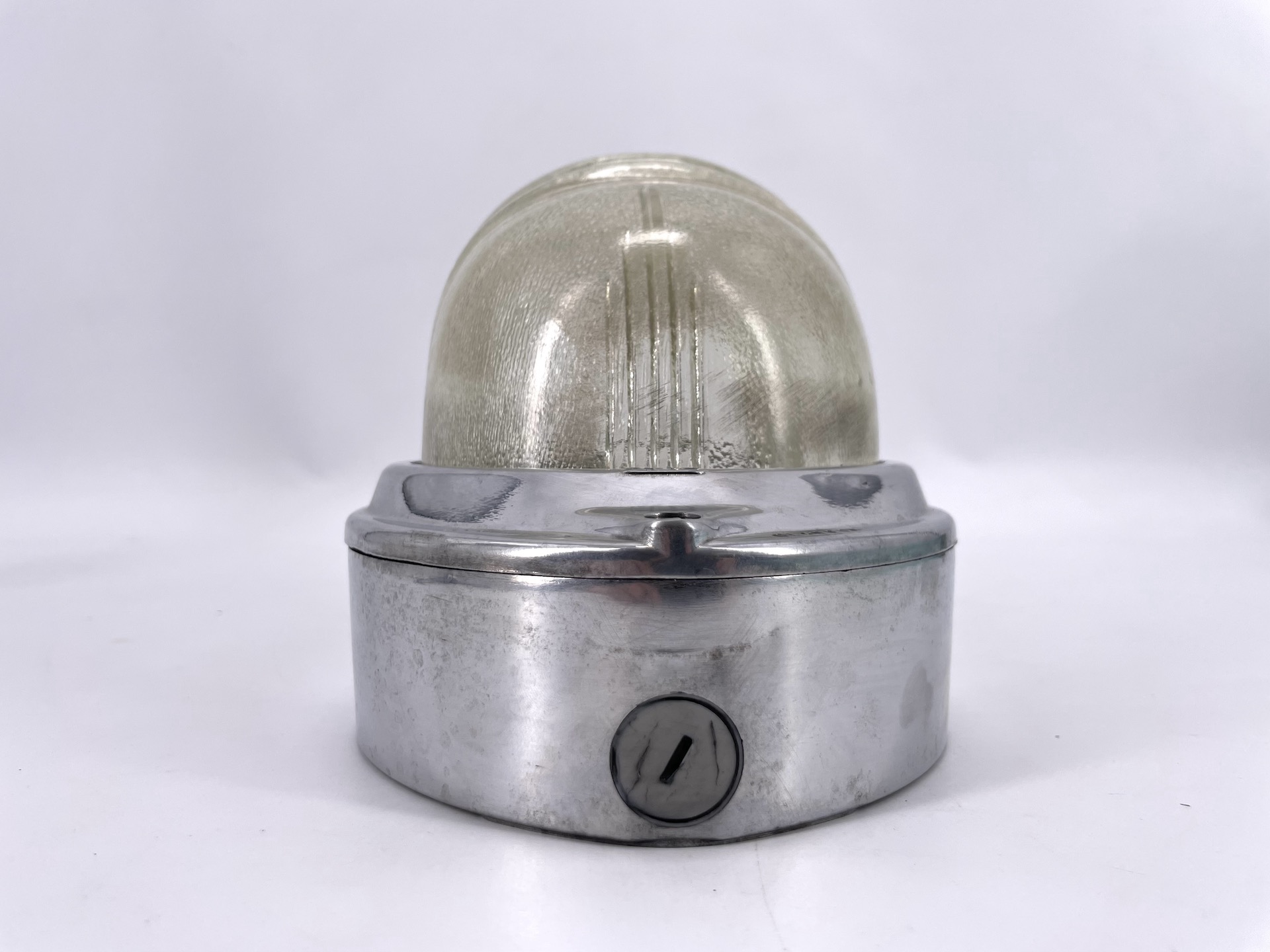 Appliques ou plafonniers en aluminium et verre strié, intérieur et extérieur