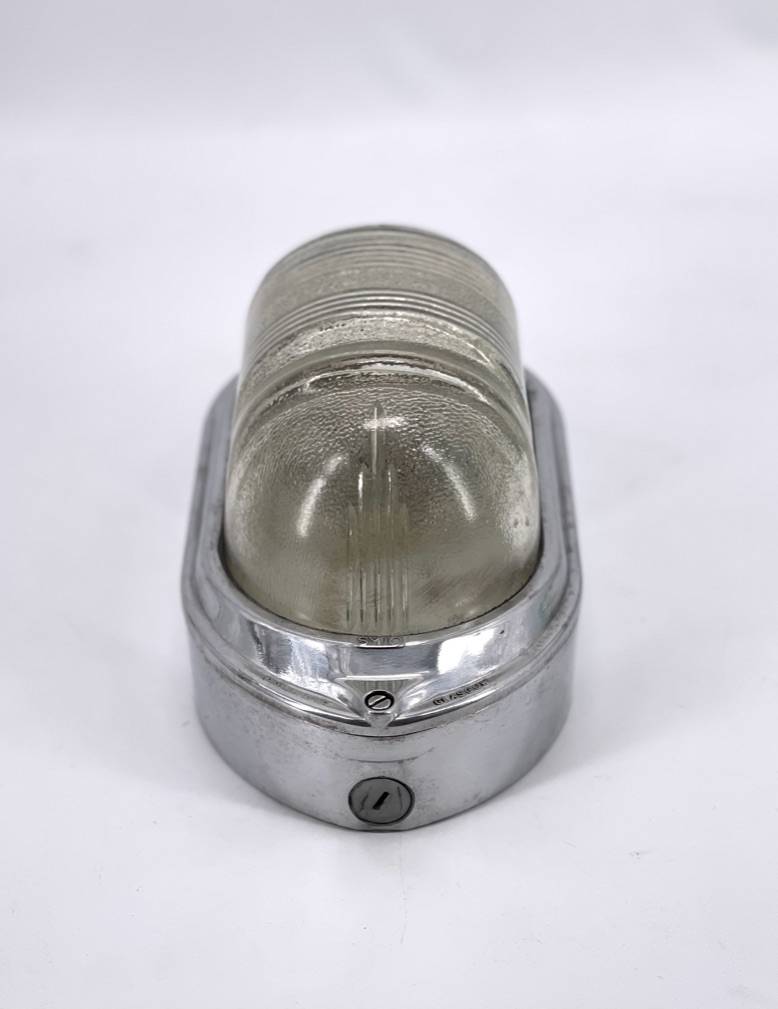 Appliques ou plafonniers en aluminium et verre strié, intérieur et extérieur