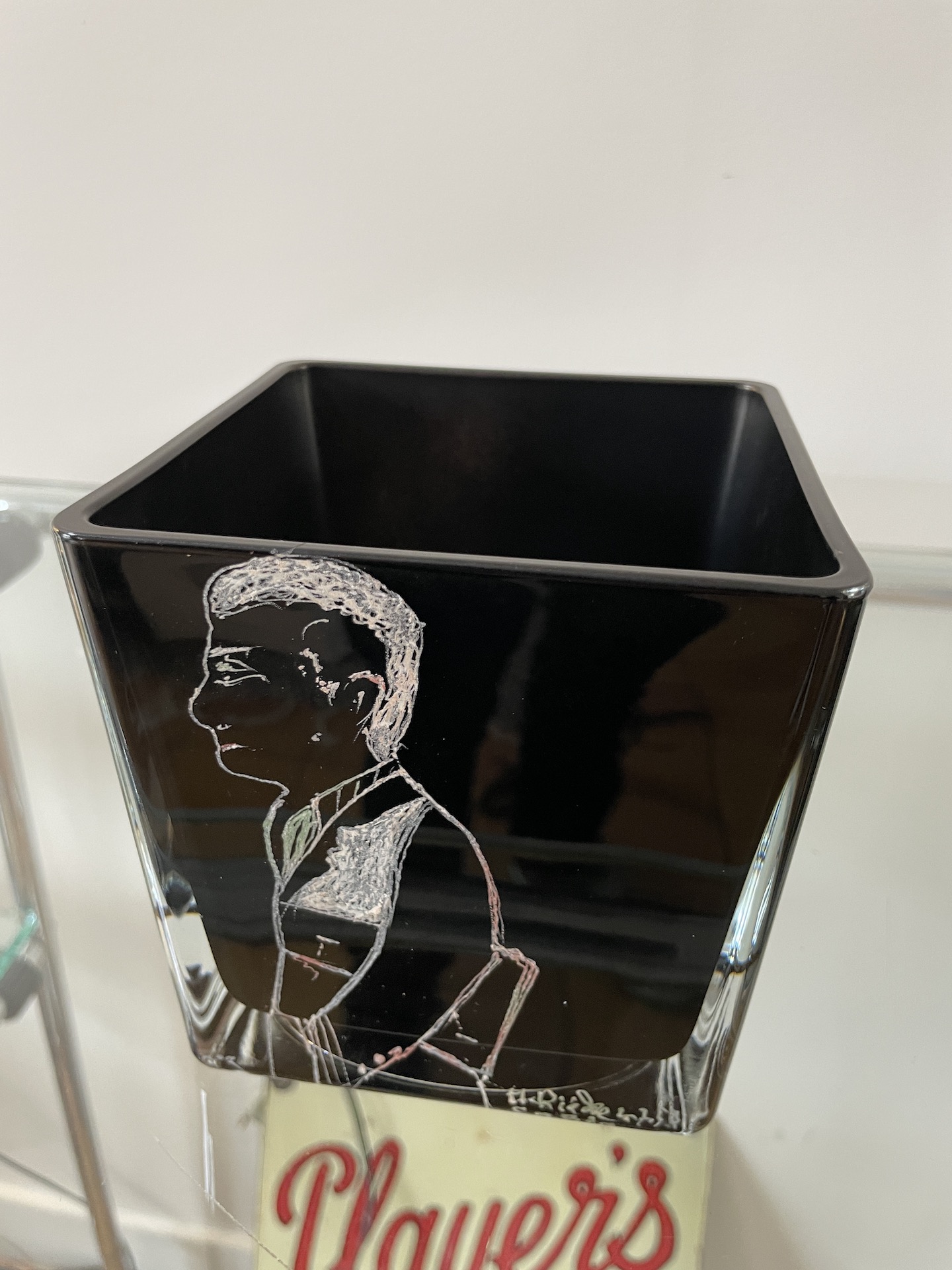 Vase Cubique d’Anatole Riecke pour La Coupole, personnage de Gabin, 1958
