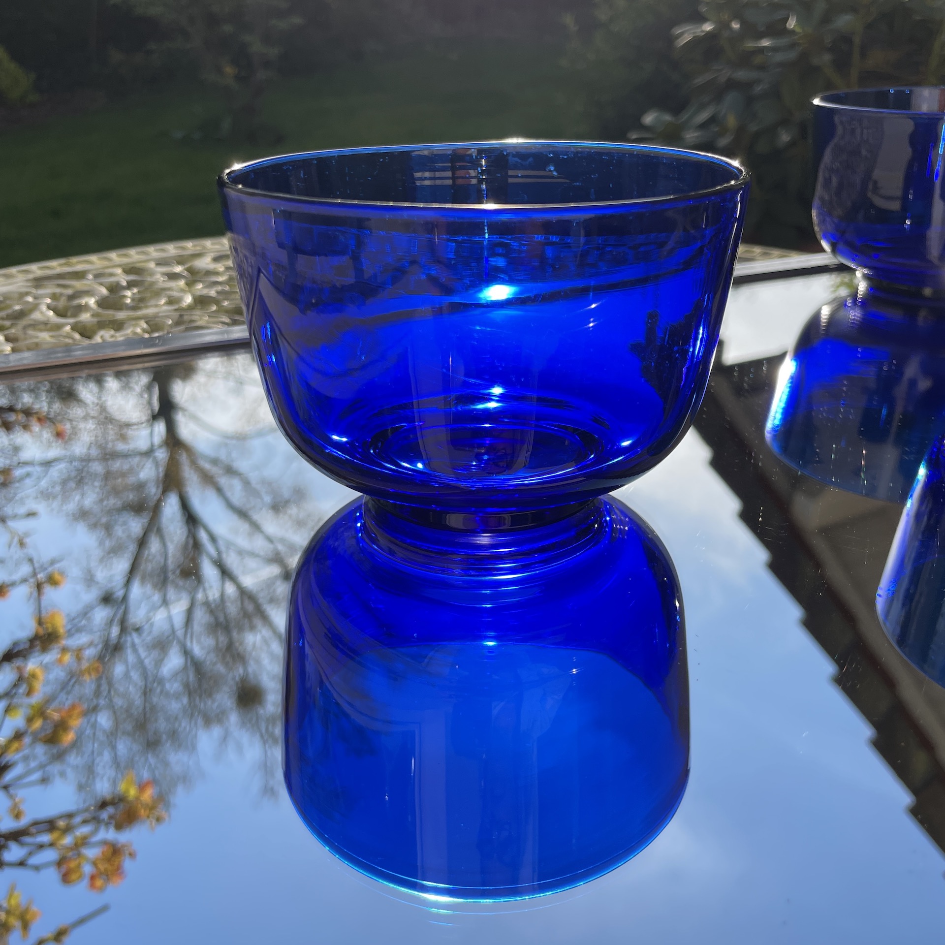 Rince-doigts en Cristal de Baccarat XIXème, couleur bleu sombre