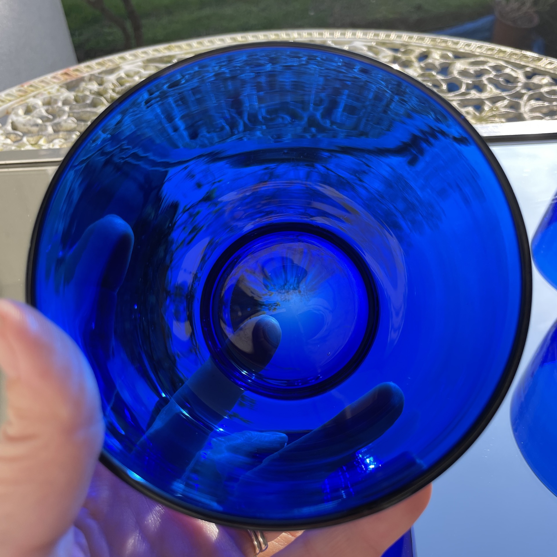 Rince-doigts en Cristal de Baccarat XIXème, couleur bleu sombre