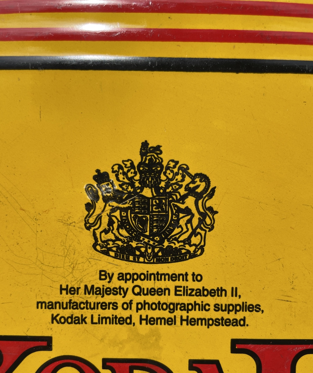 Plaque anglaise Kodak émaillée du milieu du XXème siècle, pour gares ferroviaires