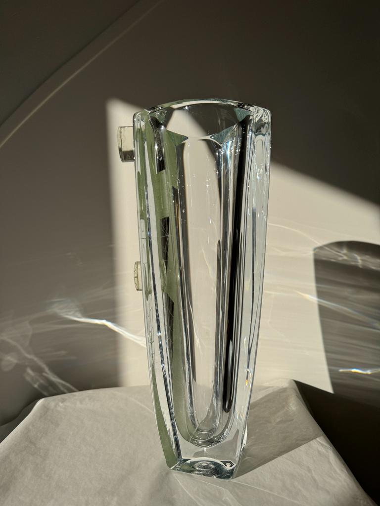 Vase d'Anatole Riecke en Cristal au Décor Abstrait Géométrique V ert