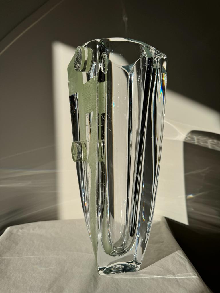 Vase d'Anatole Riecke en Cristal au Décor Abstrait Géométrique V ert