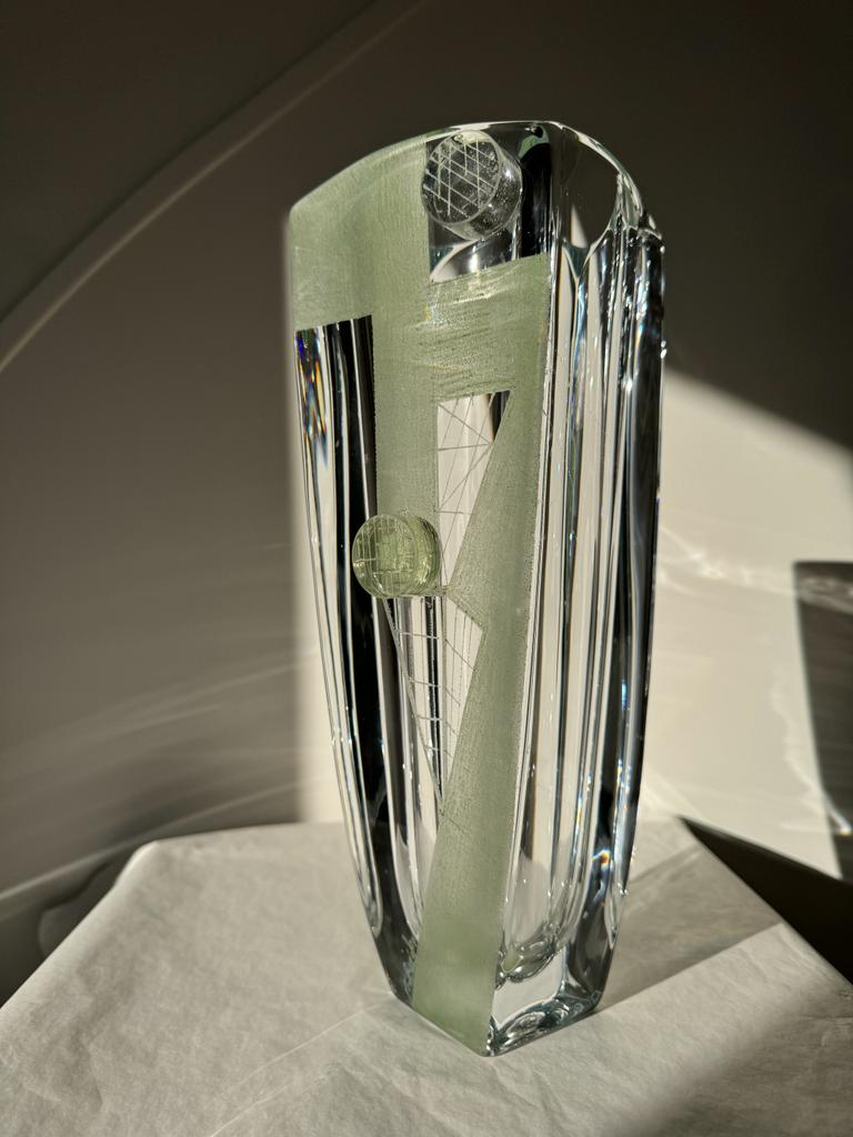 Vase d'Anatole Riecke en Cristal au Décor Abstrait Géométrique V ert