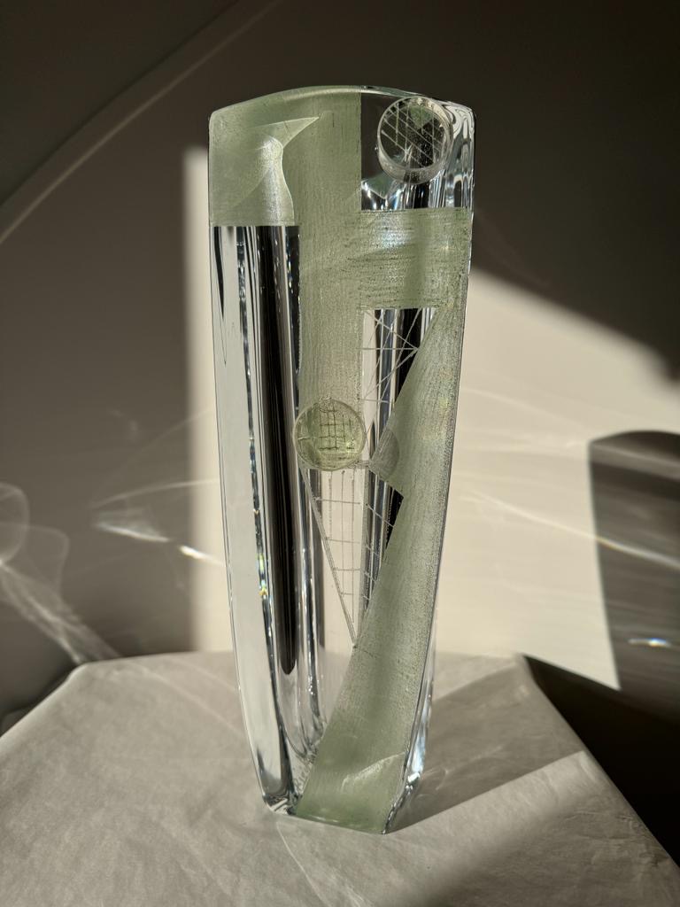 Vase d'Anatole Riecke en Cristal au Décor Abstrait Géométrique V ert