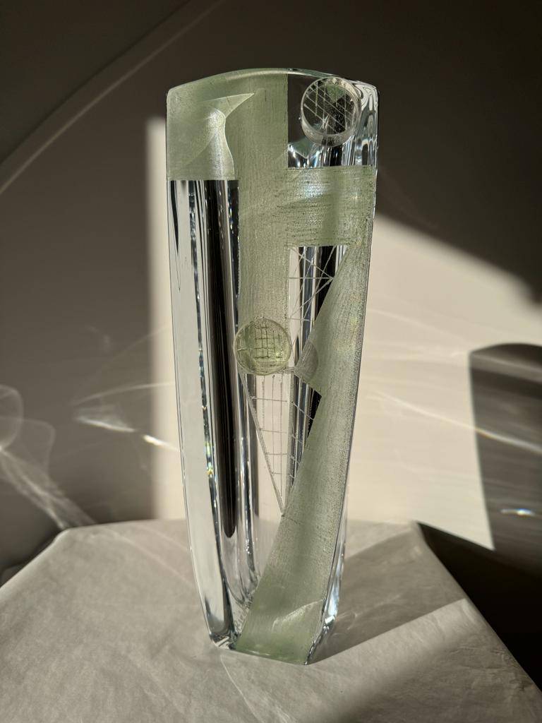 Vase d'Anatole Riecke en Cristal au Décor Abstrait Géométrique V ert