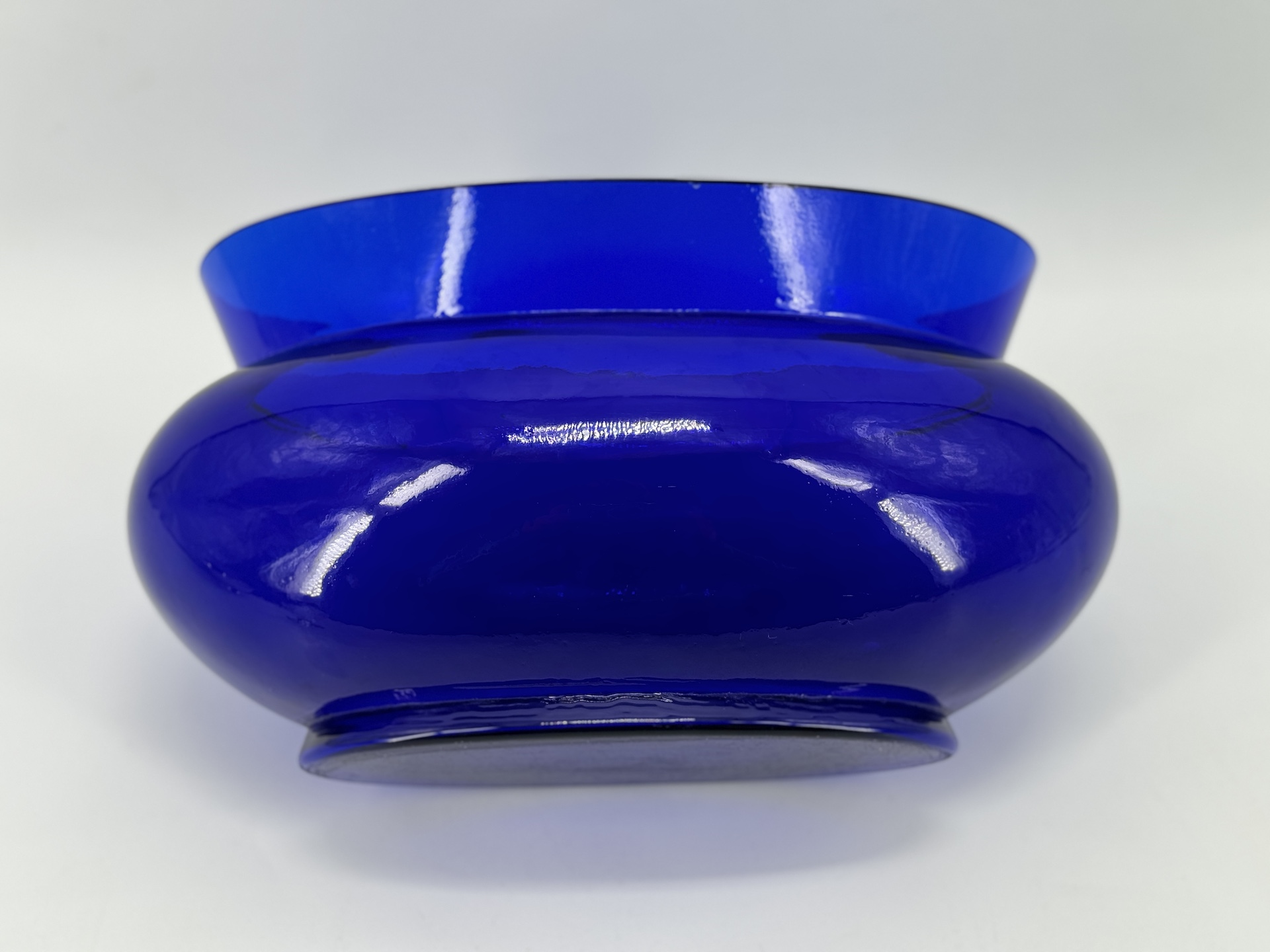 Planter or vase in cobalt blue glass, France early XXth century