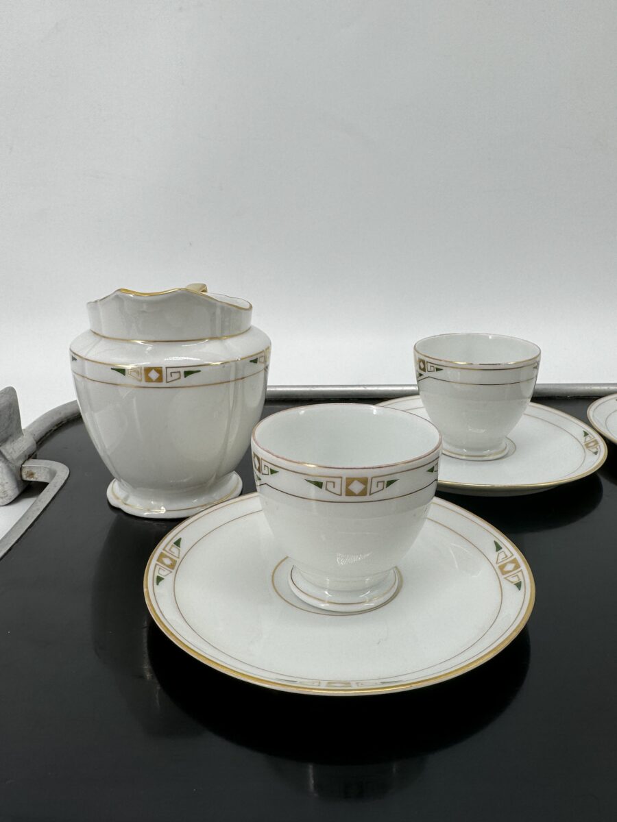 4 tasses à moka et sous tasses et pot à lait Art Nouveau Autrichien circa 1890