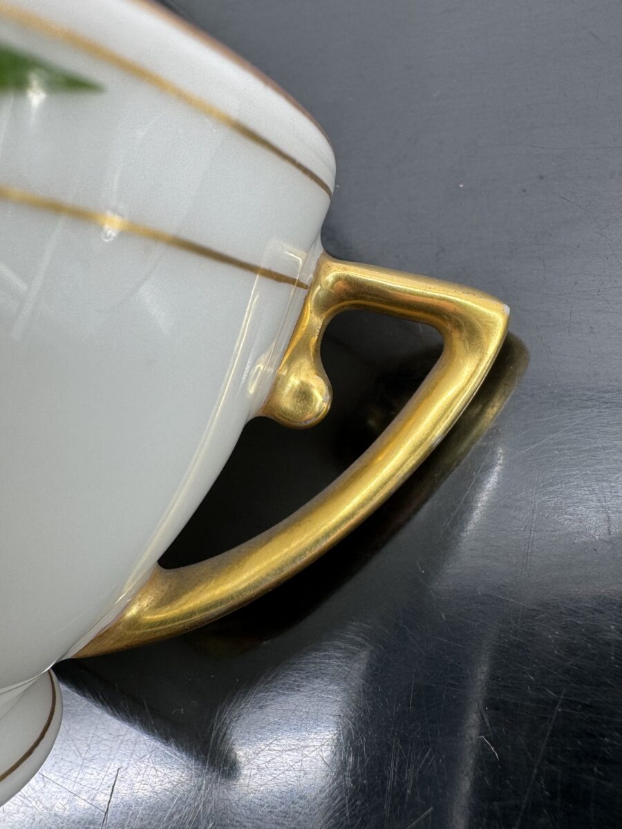 4 tasses à moka et sous tasses et pot à lait Art Nouveau Autrichien circa 1890