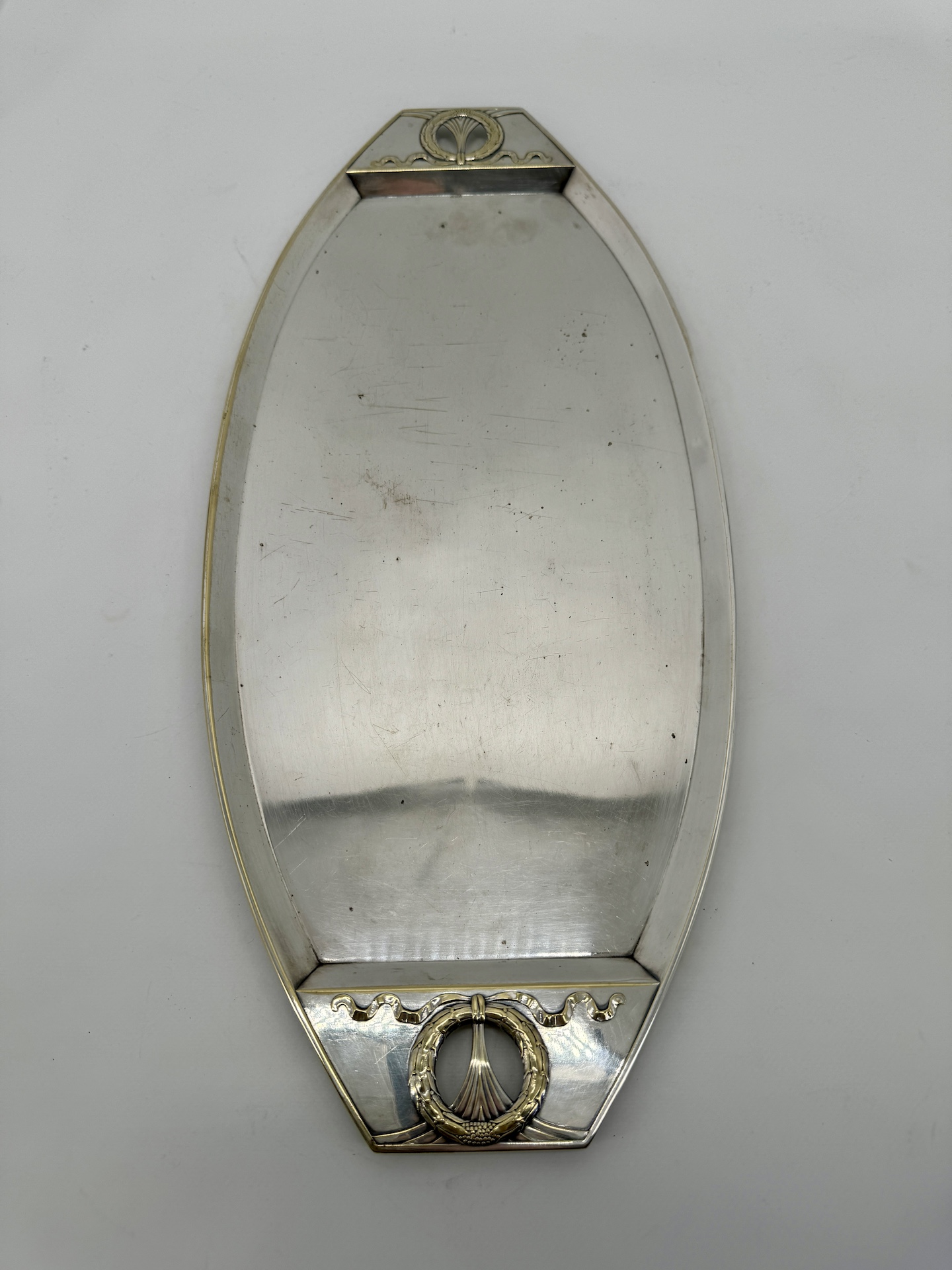 Plateau en Métal Argenté Oval Tronqué signé WMF