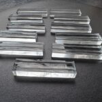11 Porte-Couteaux 'lignes' Art Deco en Cristal rectangulaires