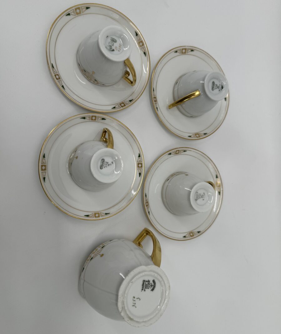 4 tasses à moka et sous tasses et pot à lait Art Nouveau Autrichien circa 1890