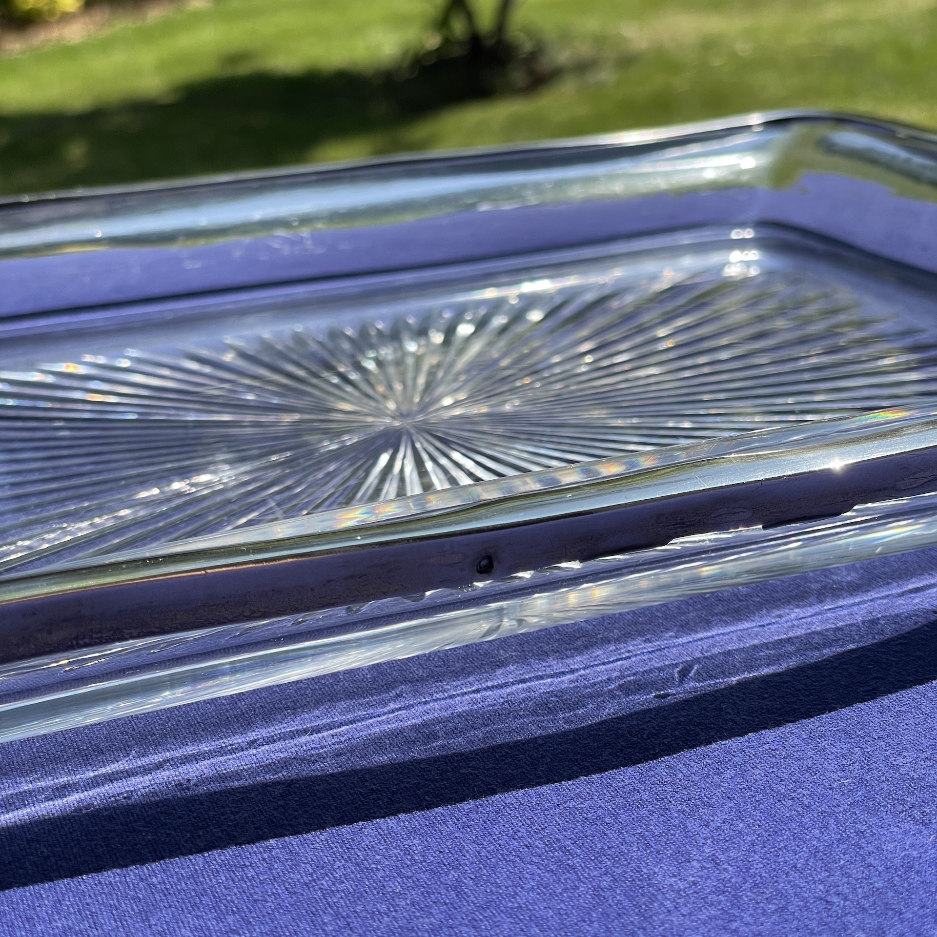 Plateau en Cristal de Baccarat Etoilé et Monture en Argent