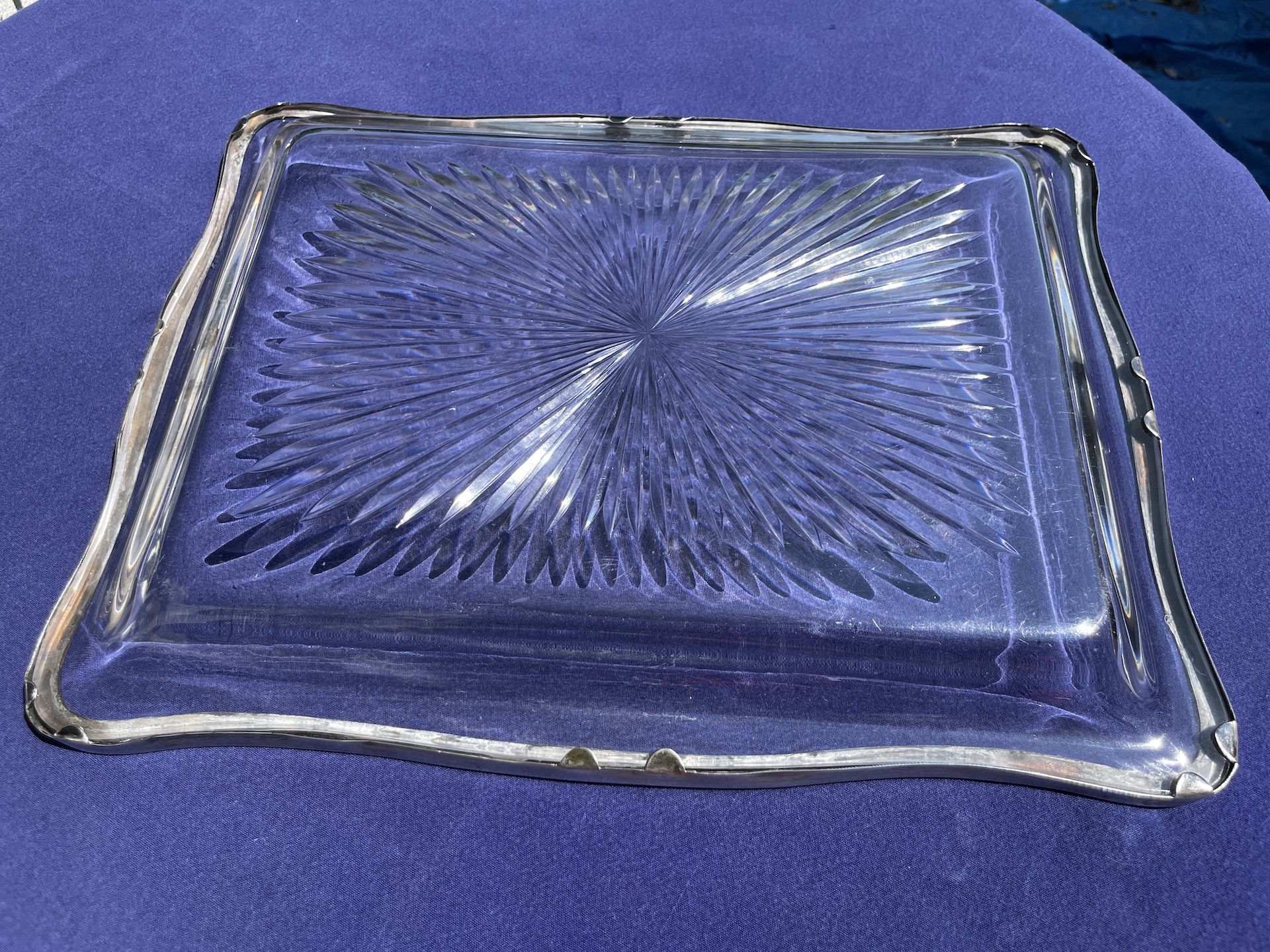 Plateau en Cristal de Baccarat Etoilé et Monture en Argent