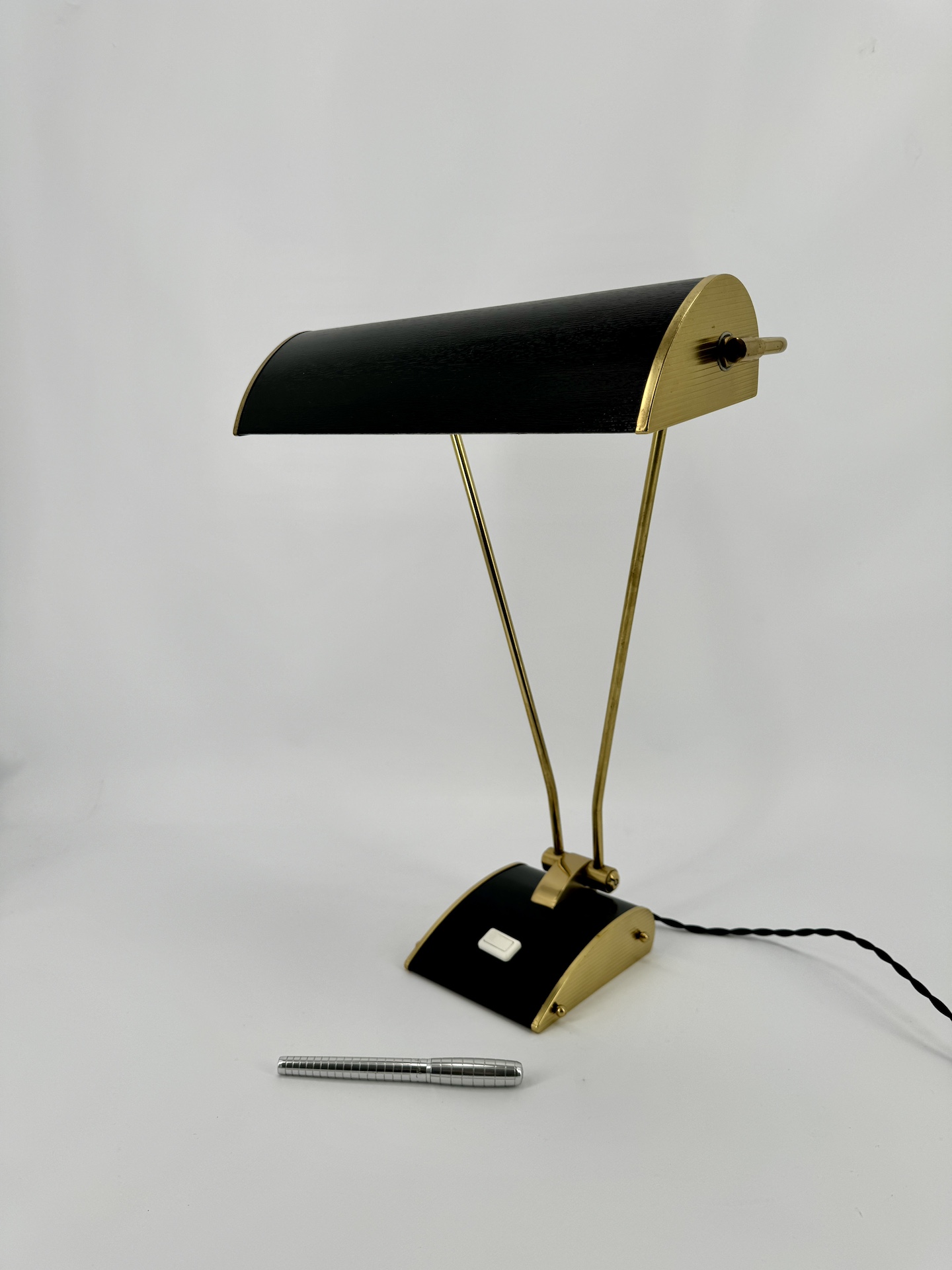 Lampe de table circa 1950 de JUMO Modèle Noir et Laiton