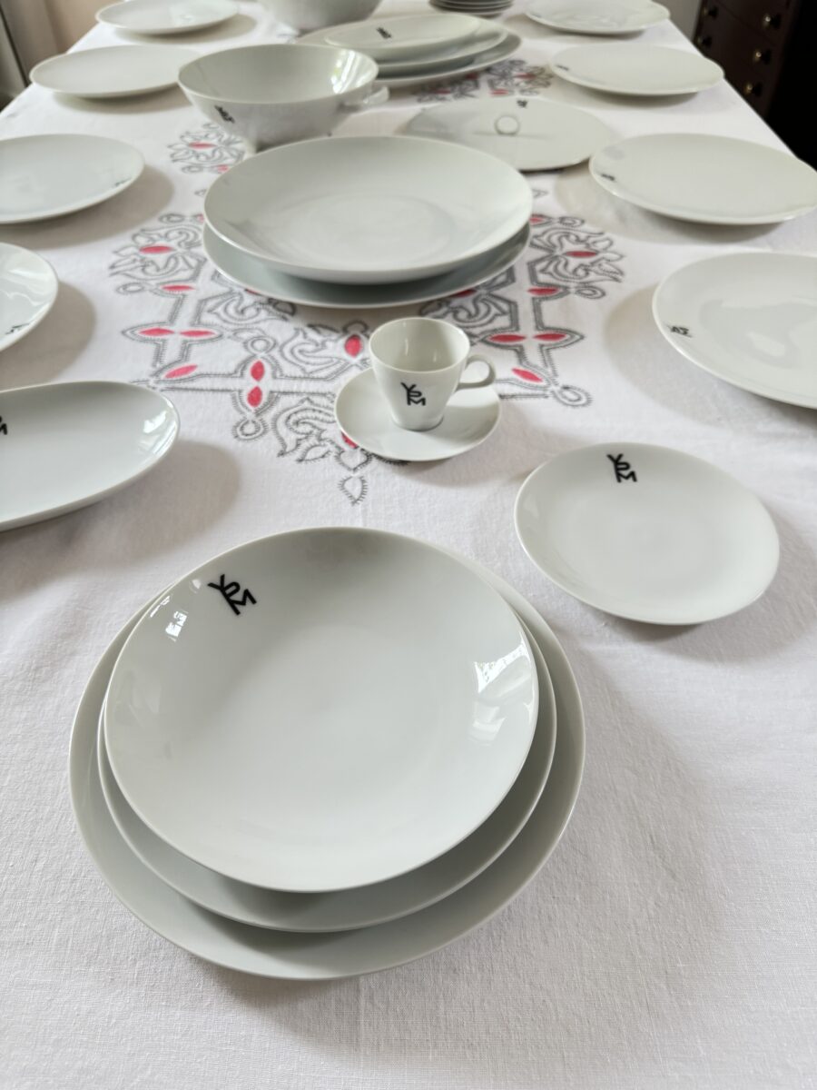 Service de Table de Jean Luce Paris 8 Personnes Porcelaine Blanche Circa 1950