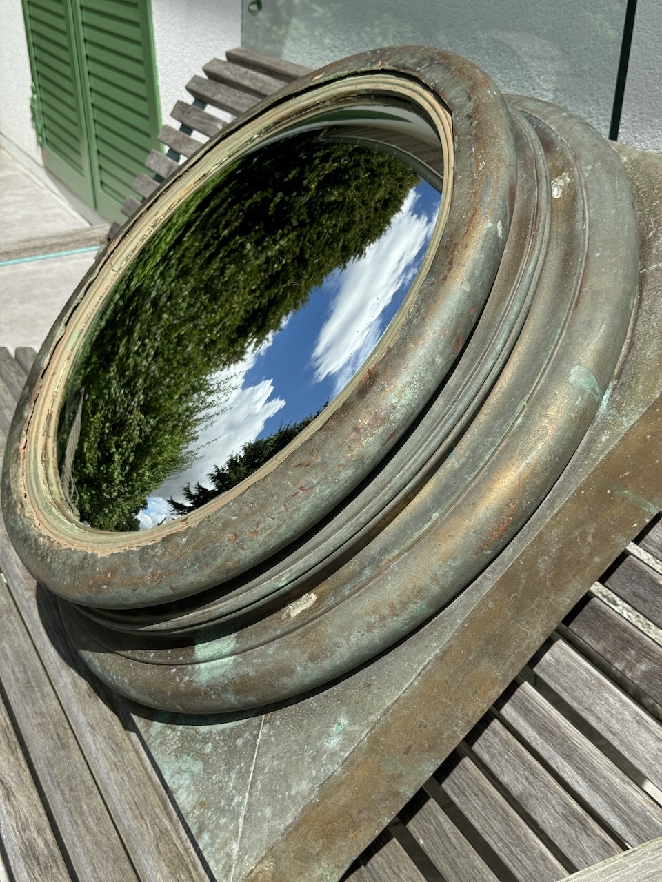 Grand Miroir Sorcière en Bois et Cuivre Provenant d'un Théâtre Anglais