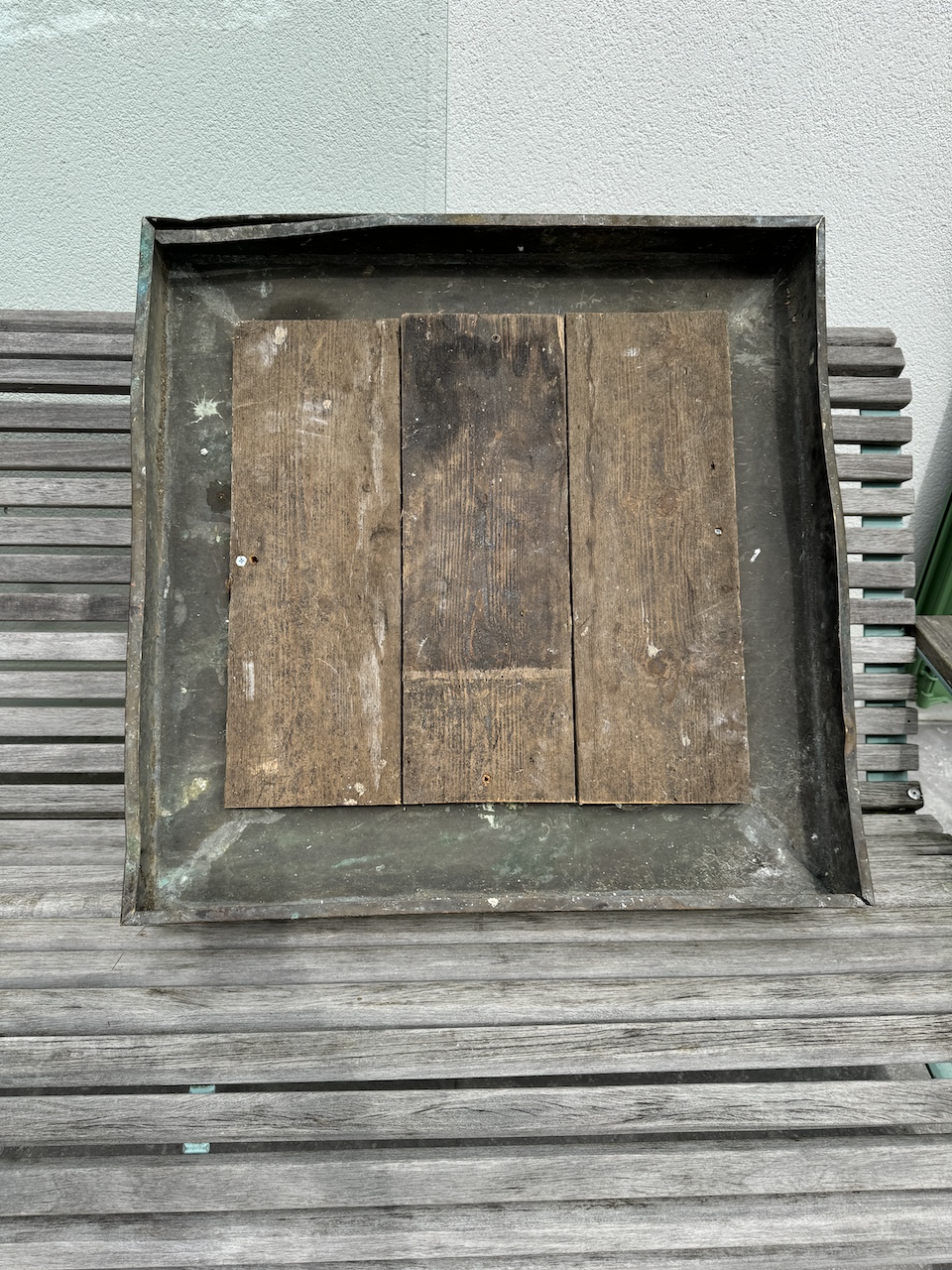 Grand Miroir Sorcière en Bois et Cuivre Provenant d'un Théâtre Anglais