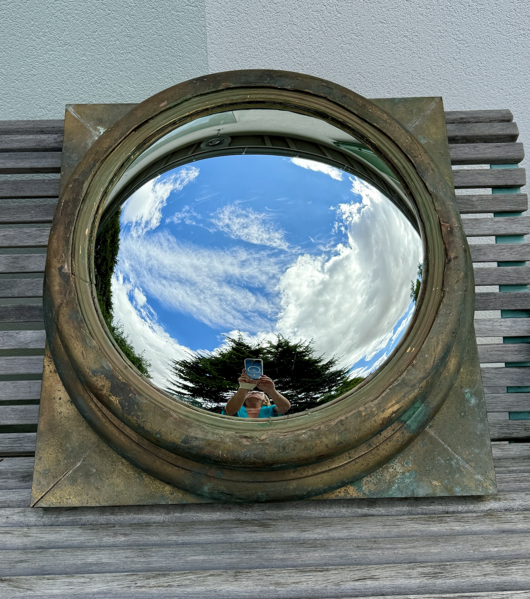Grand Miroir Sorcière en Bois et Cuivre Provenant d'un Théâtre Anglais