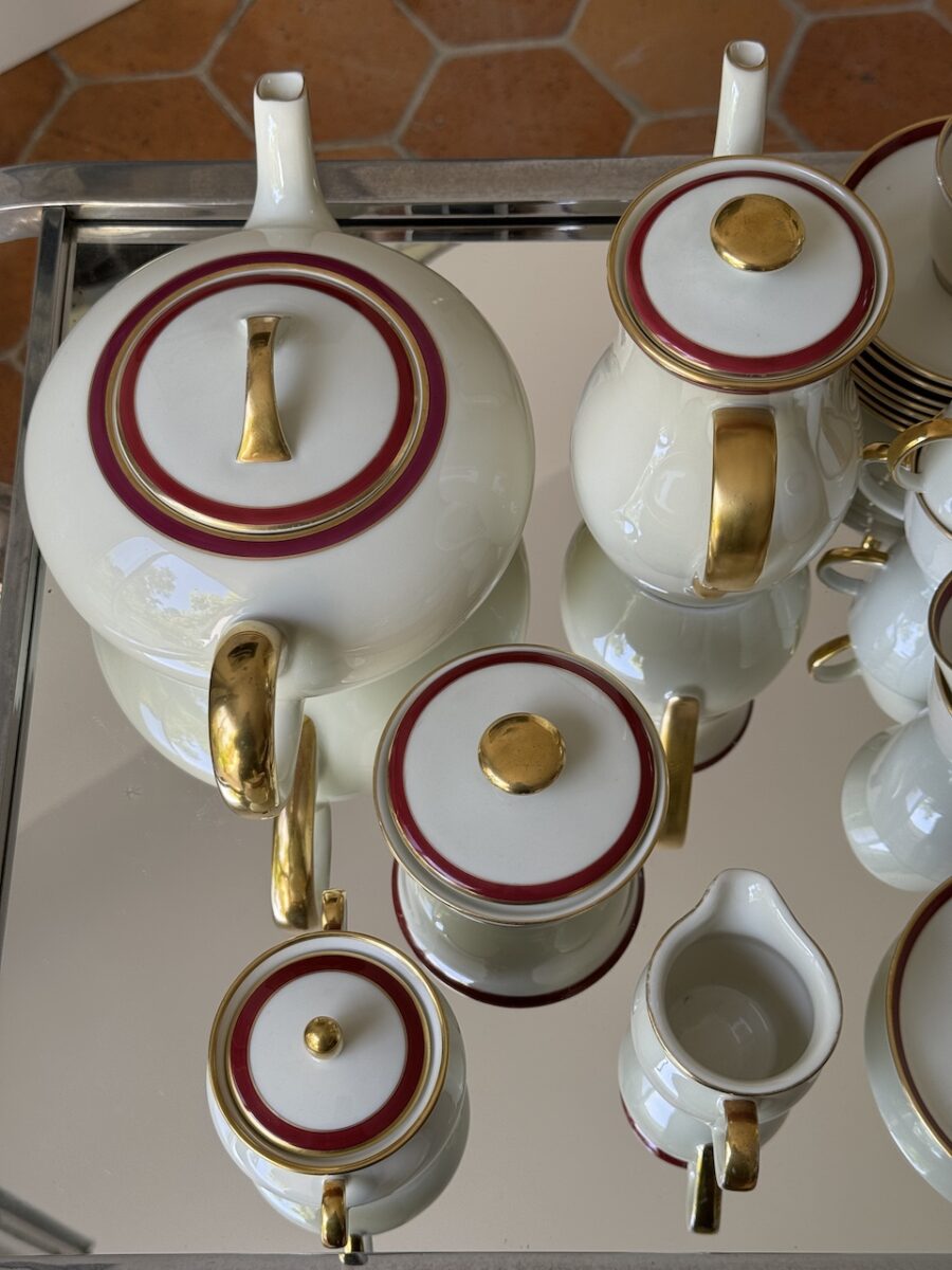 Service à Café ou Thé de Wagenfeld Porcelaine de Fürstenberg Ivoire Rouge et Or