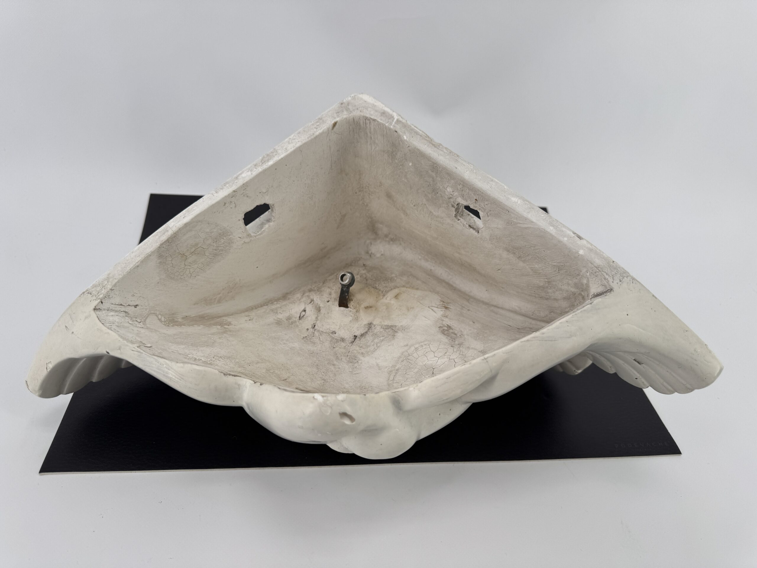 Appliques d'Angle en Plâtre Décor de Colombes Circa 1930