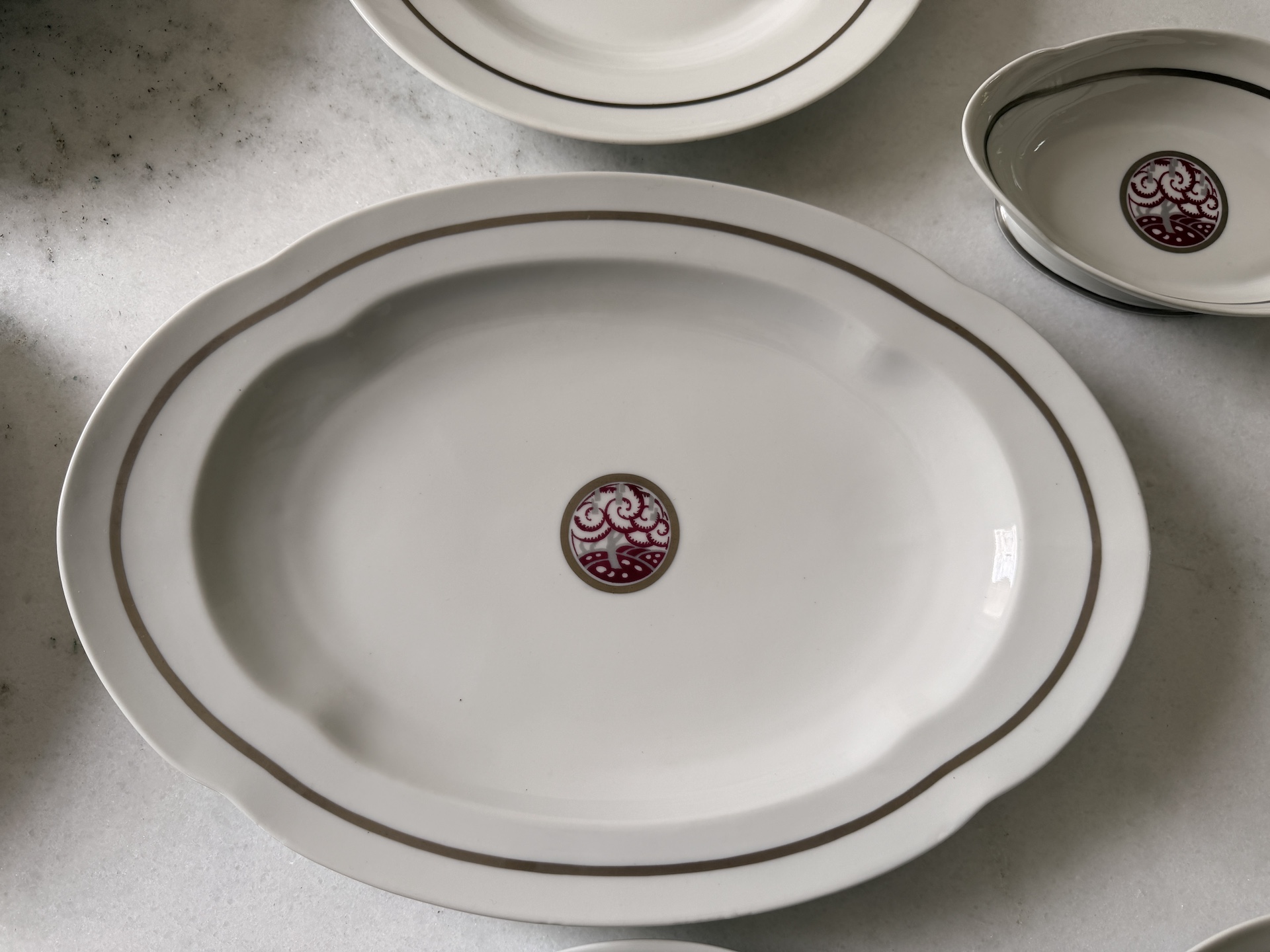 Grand Service de Table Art Déco en Porcelaine de Limoges 59 pièces