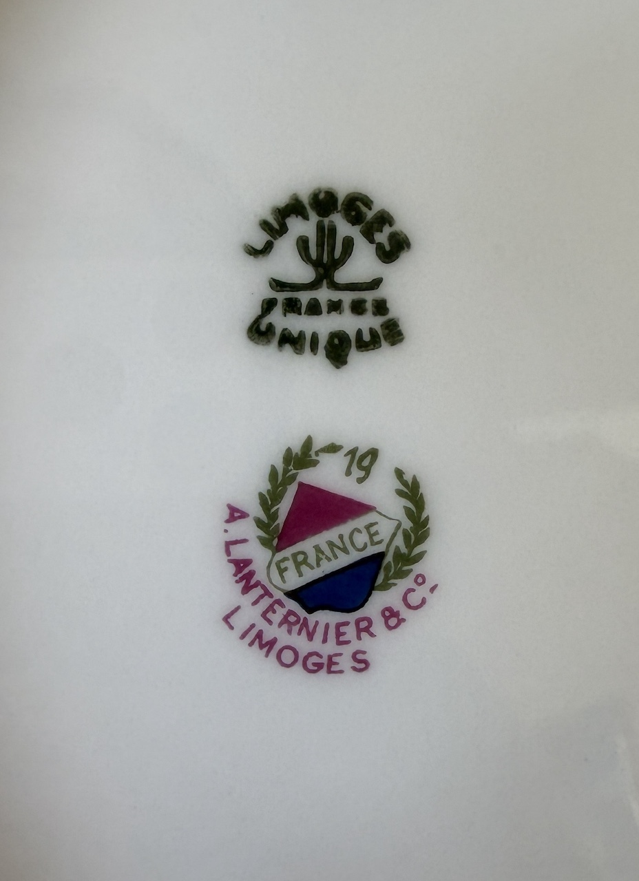 Grand Service de Table Art Déco en Porcelaine de Limoges 59 pièces
