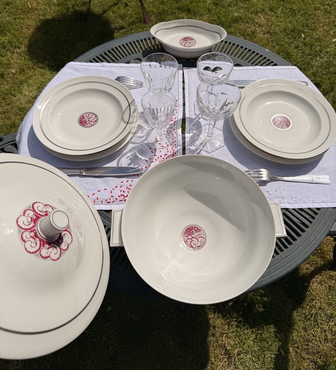 Grand Service de Table Art Déco en Porcelaine de Limoges 59 pièces