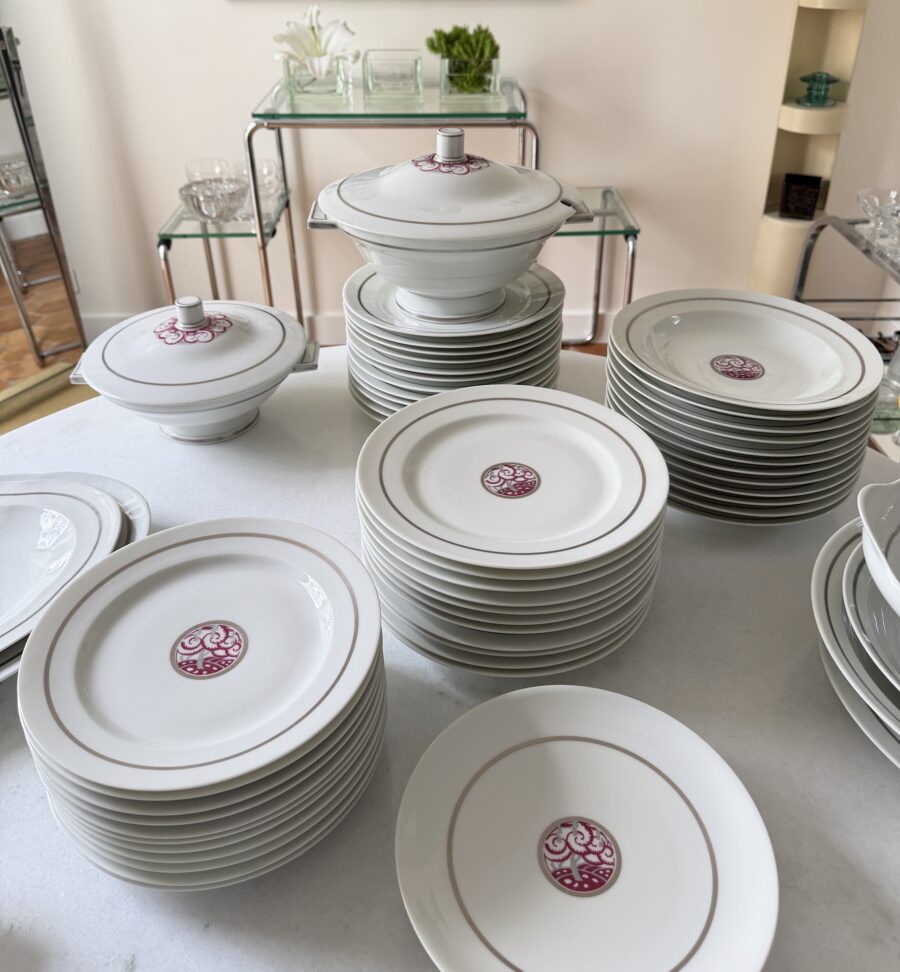 Grand Service de Table Art Déco en Porcelaine de Limoges 59 pièces
