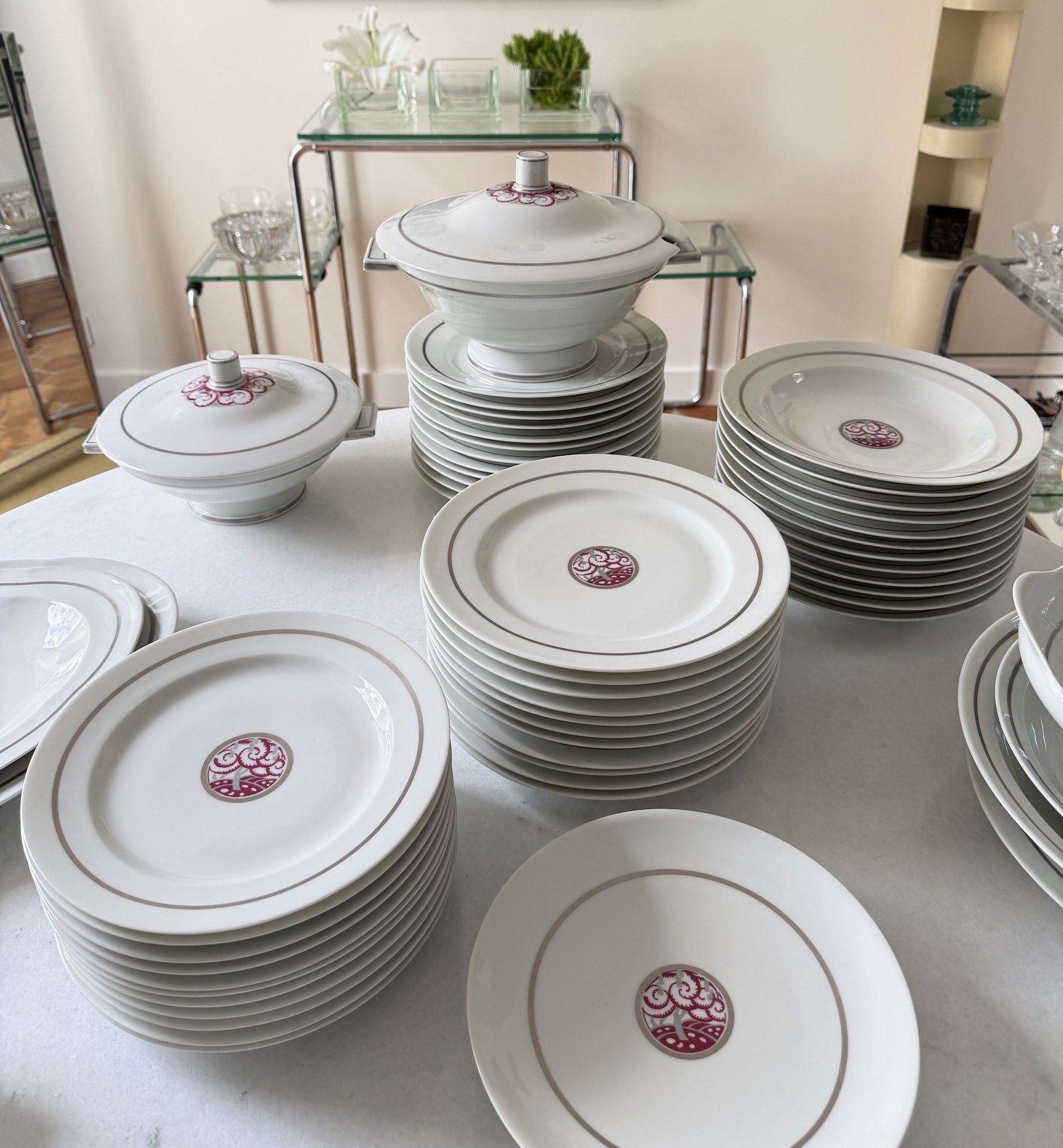 Grand Service de Table Art Déco en Porcelaine de Limoges 59 pièces