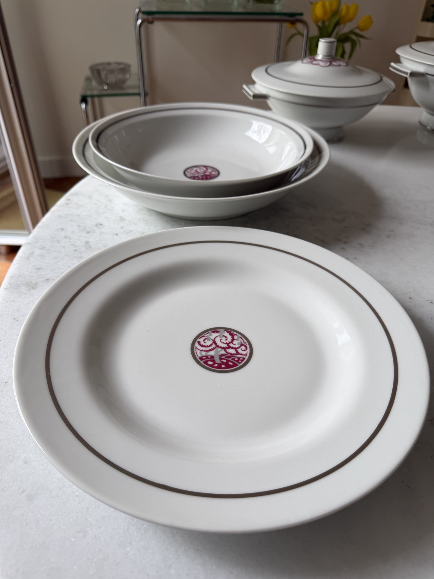 Grand Service de Table Art Déco en Porcelaine de Limoges 59 pièces