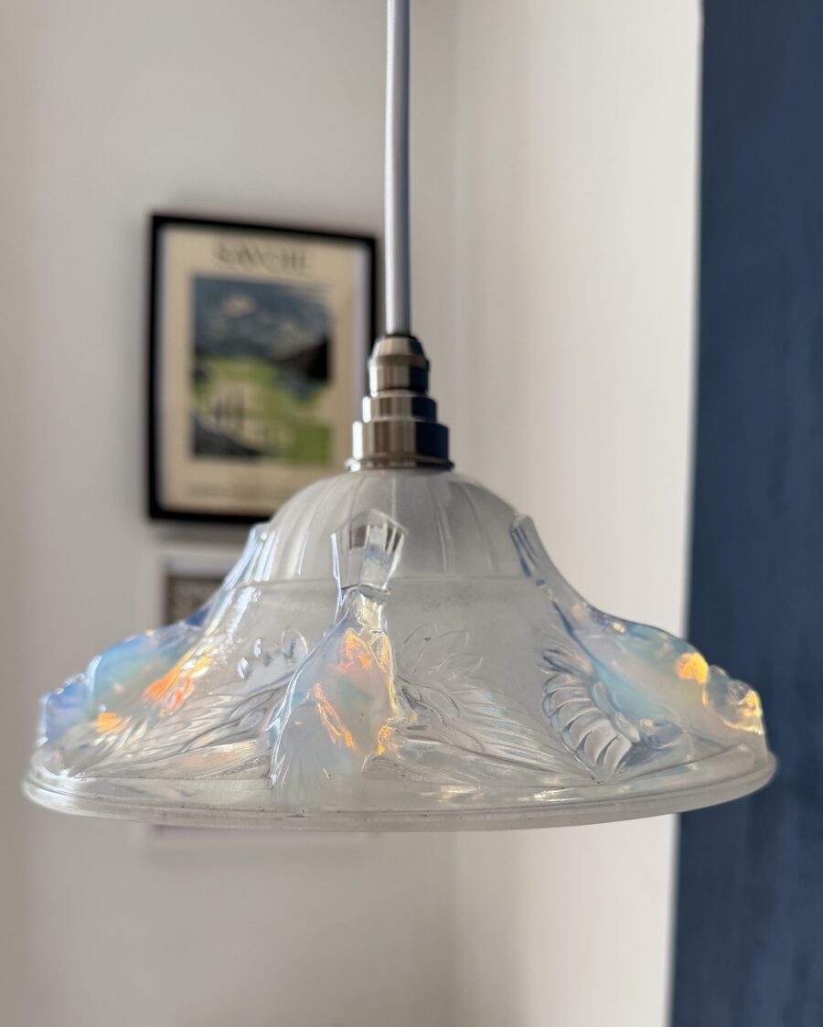 Suspensions aux Oiseaux Art Déco en Verre Opalescent de Boris Lacroix